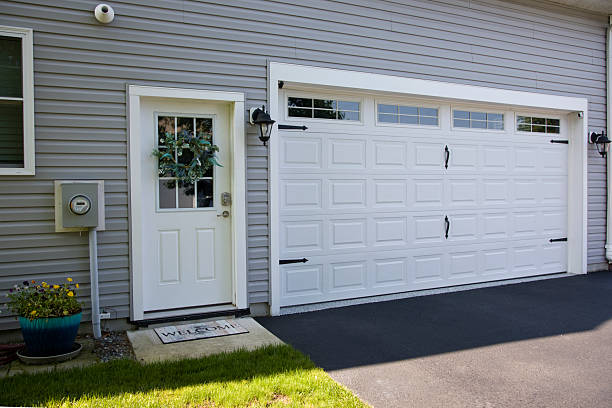 24/7 Emergency Garage Door Panel Replacement experts in Williamsport, OH